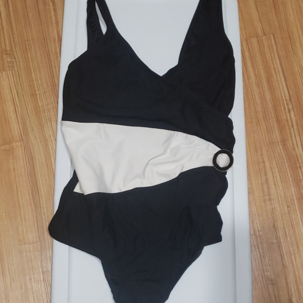 Womens bathing suit